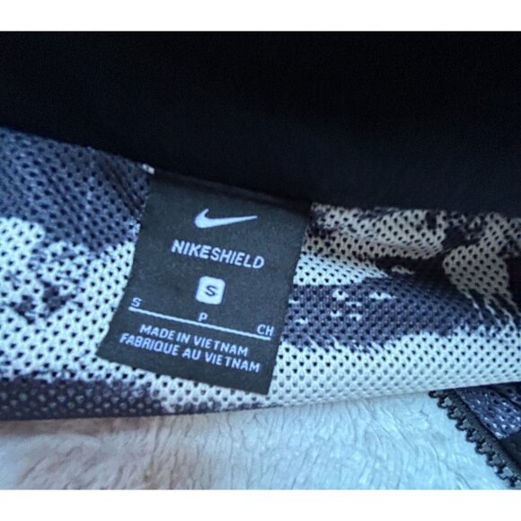 Nike Shield Mens Small Full-Zip Windrunner Running Jacket Black Lightweight - Picture 3 of 8